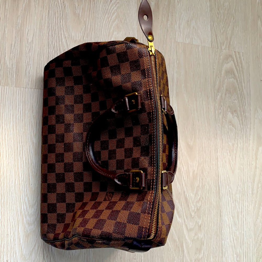 AUTHENTIC Louis Vuitton Speedy 30 Damier collection